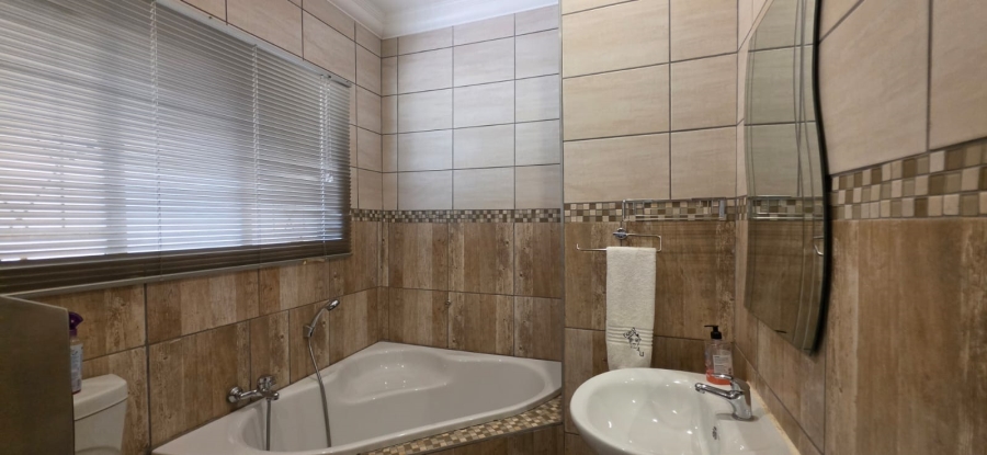 Commercial Property for Sale in Flamwood North West